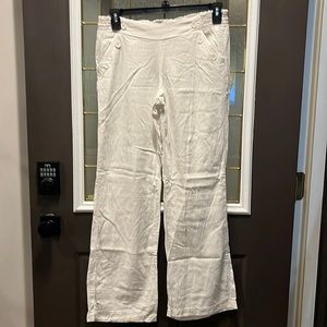 Candies white linen pants.